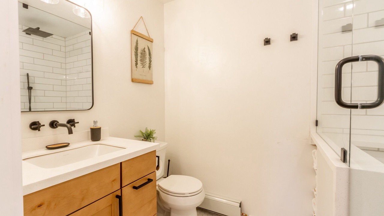 Photo of Bathroom in Mendenhaven