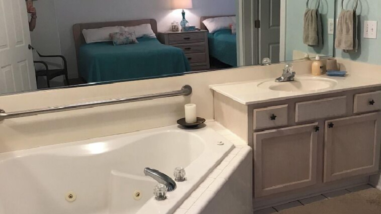 Photo of Bathroom in Sunset Beach