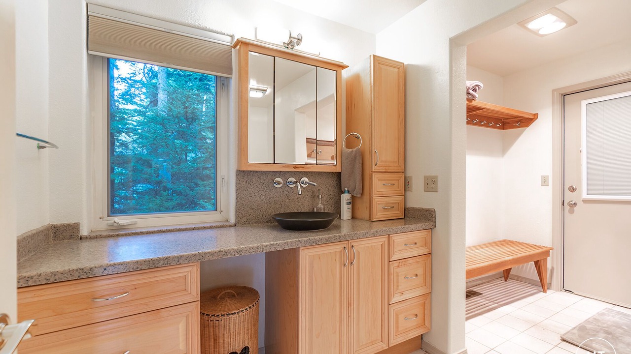Photo of Bathroom in Alyeska