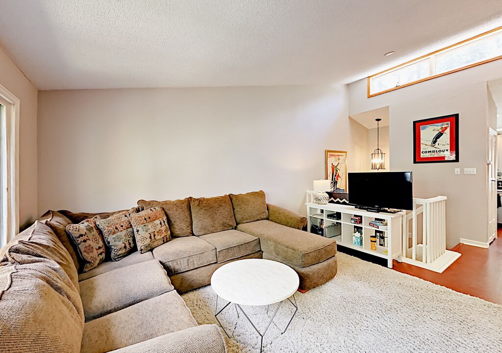 Photo of Livingroom in Intermountain