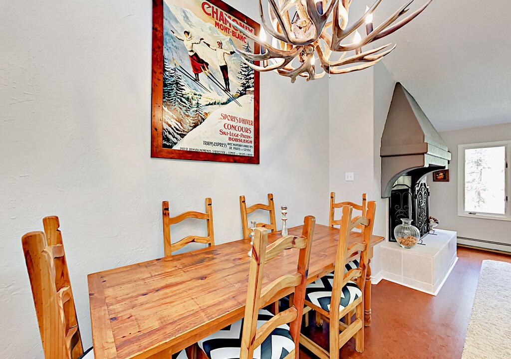 Photo of Livingroom in Intermountain