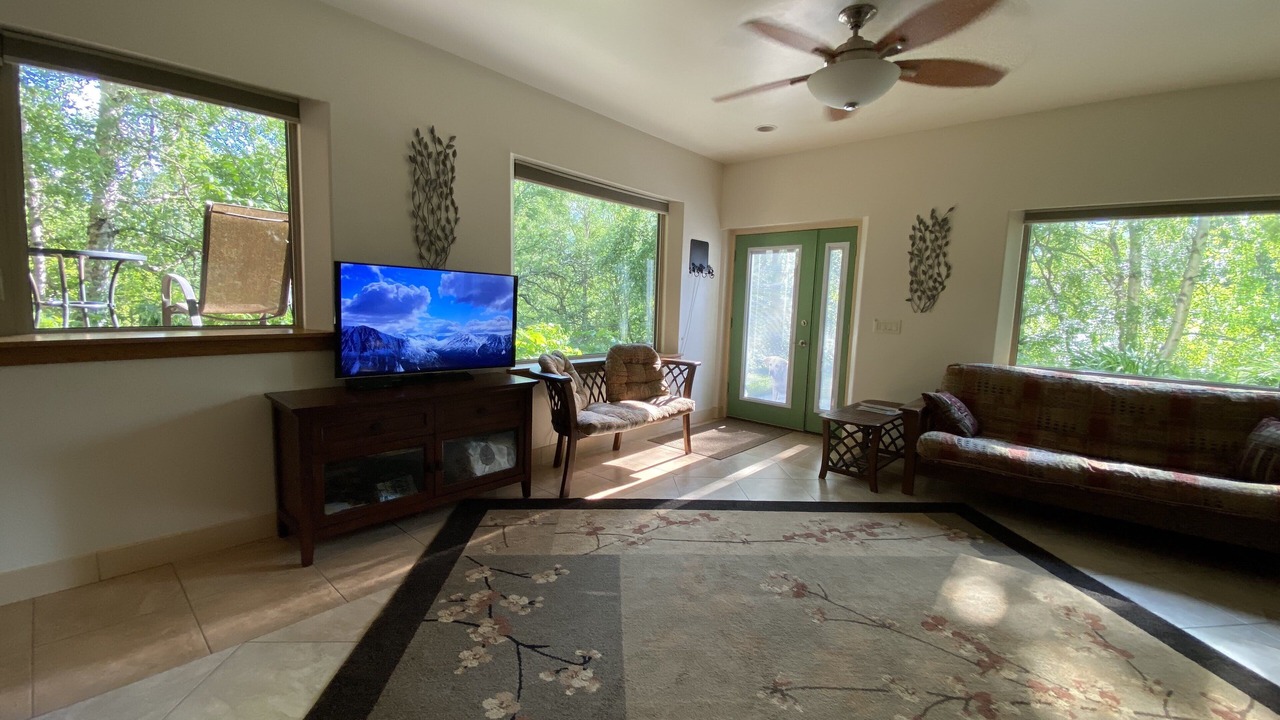 Photo of Livingroom in Eagle River