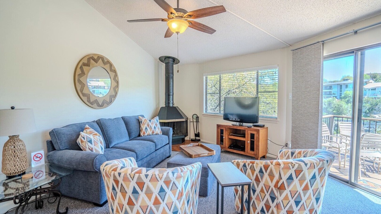 Photo of Livingroom in Lakeway