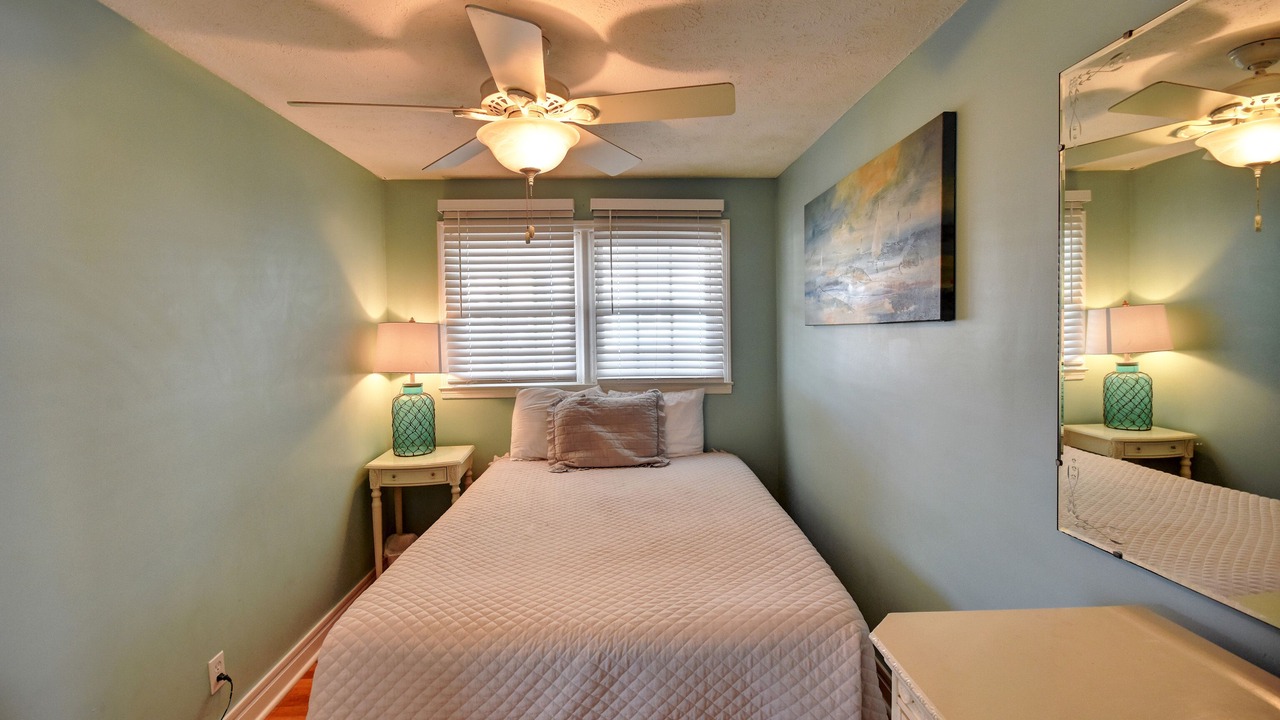 Photo of Bedroom in Cherry Grove Beach