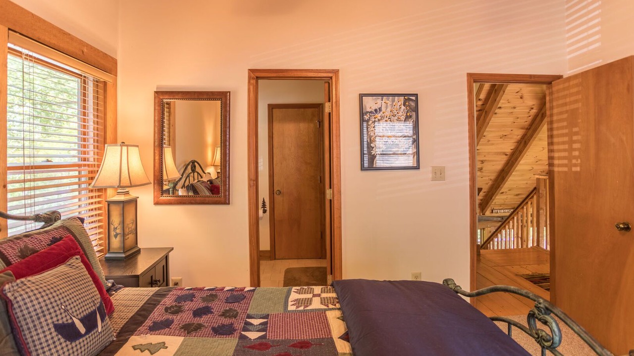 Photo of Bedroom in Sugar Grove