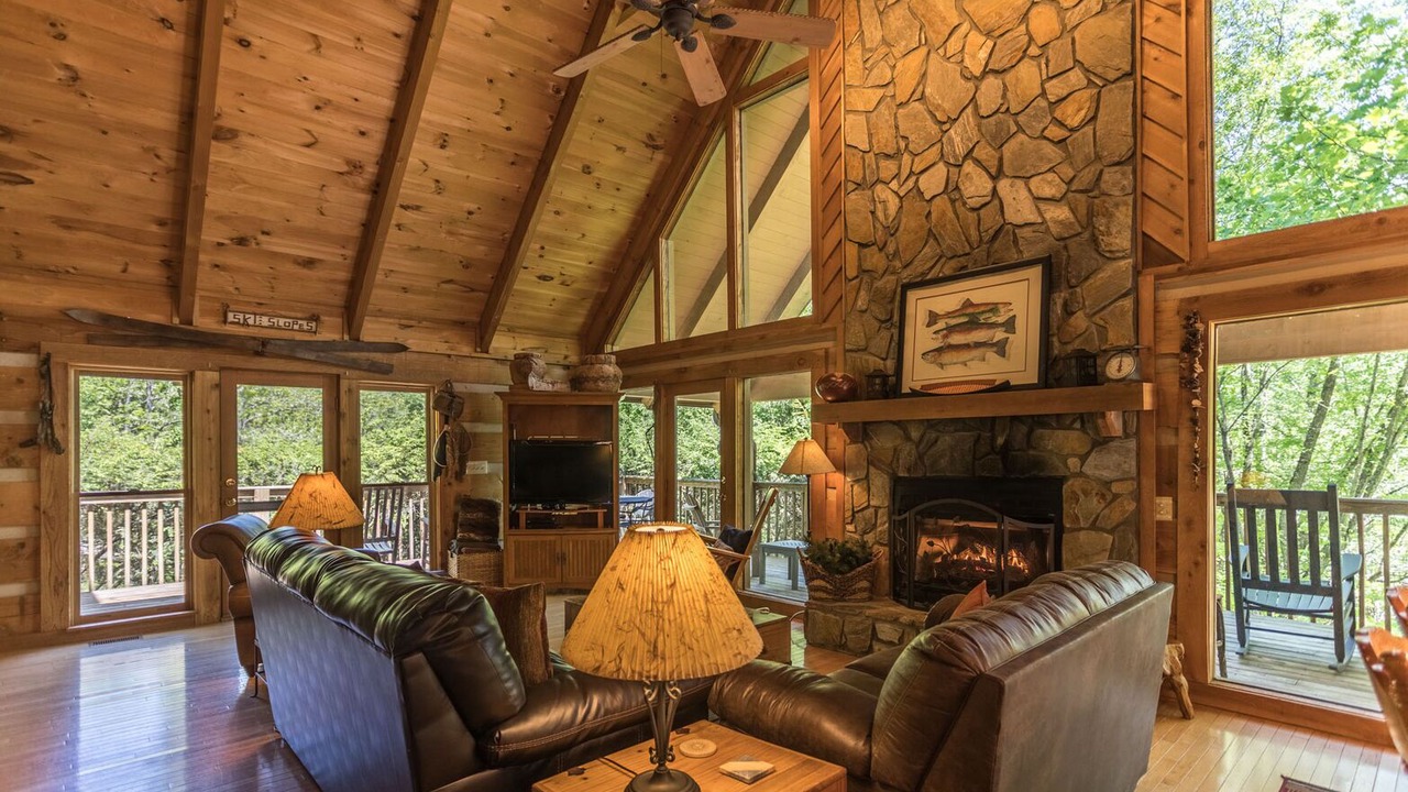 Photo of Livingroom in Sugar Grove
