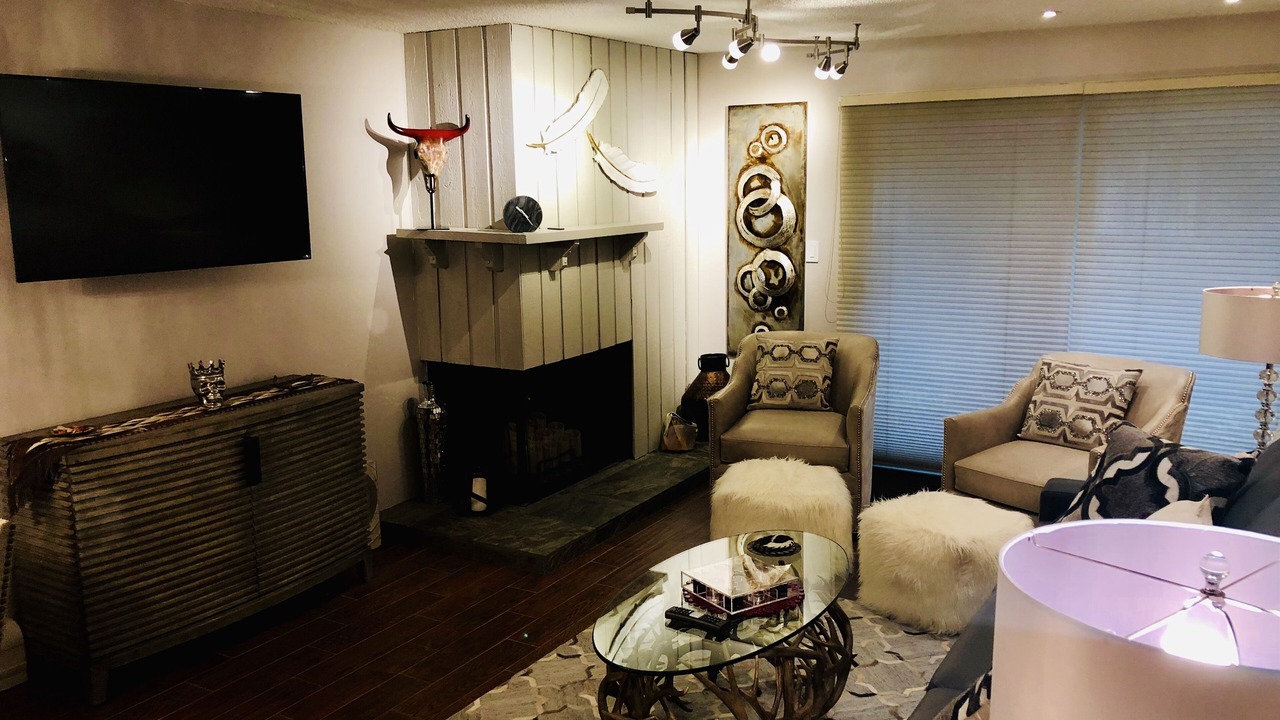 Photo of Livingroom in Downtown