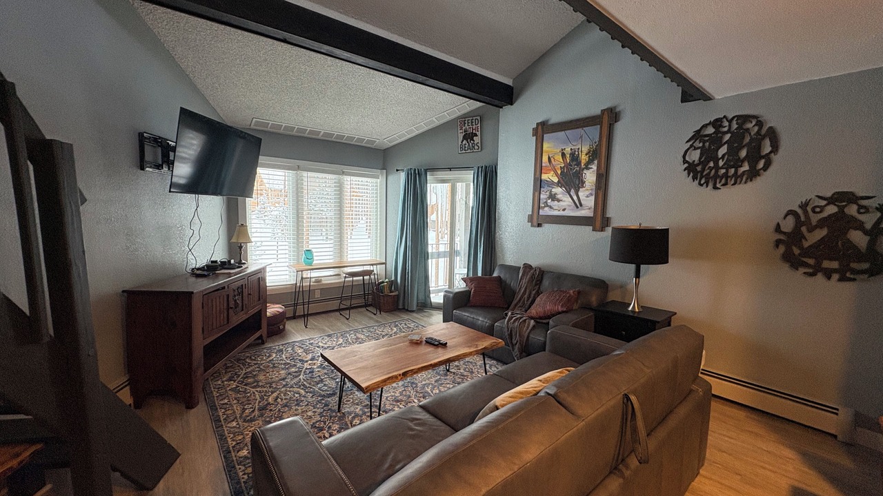 Photo of Bedroom in Peak 8
