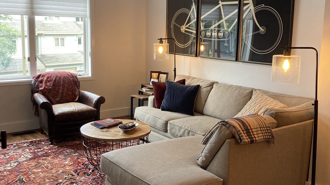 Photo of Livingroom in Edwards