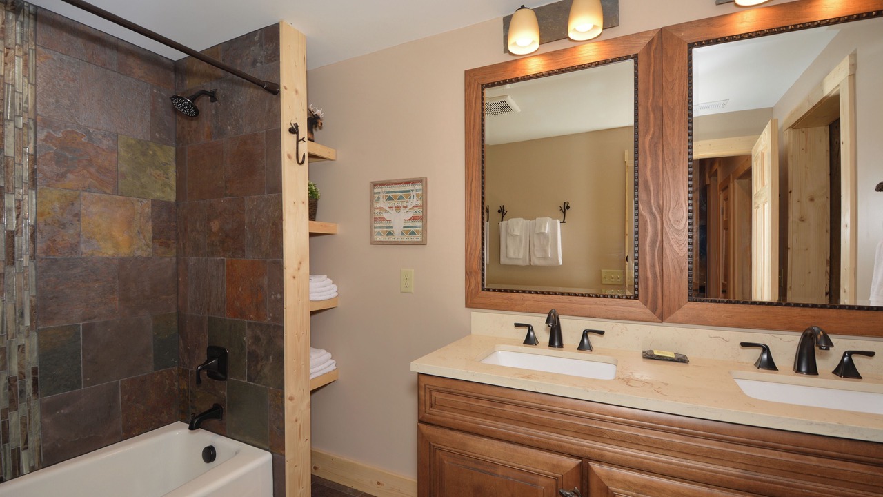 Photo of Bathroom in Seven Devils