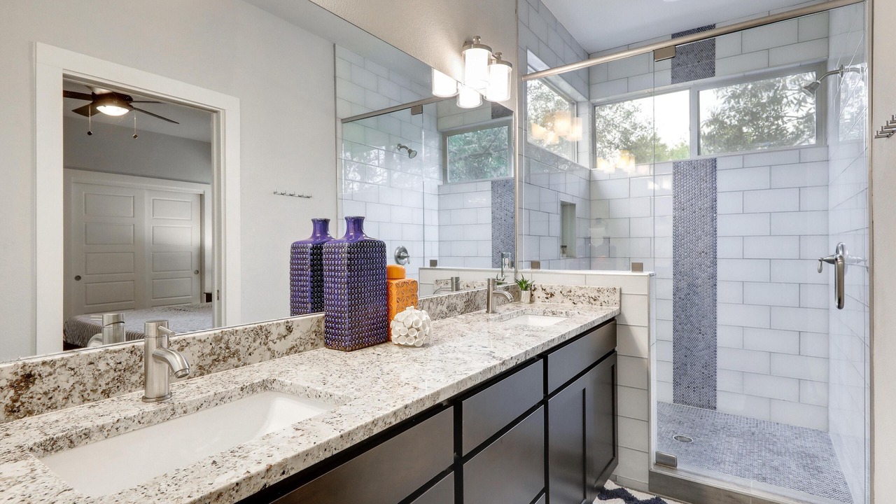 Photo of Bathroom in Holly