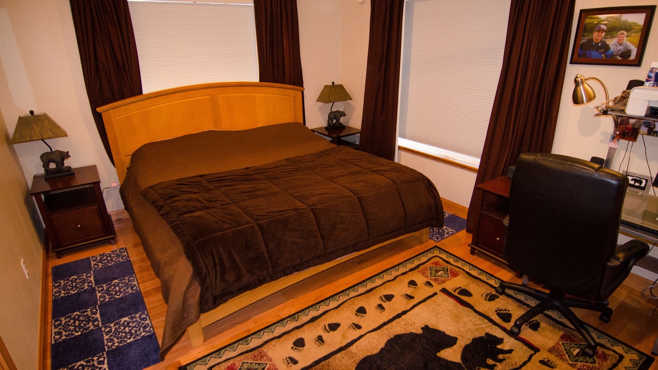 Photo of Bedroom in Kodiak