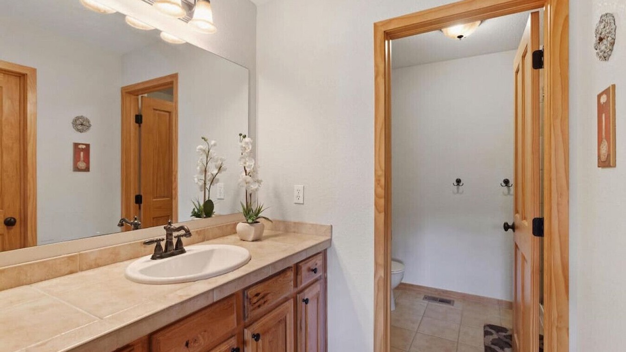 Photo of Bathroom in Rendezvous