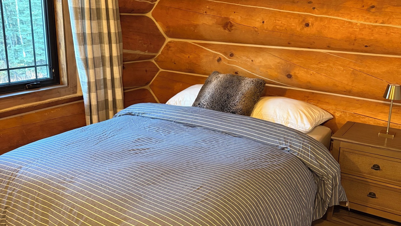 Photo of Bedroom in Delta Junction