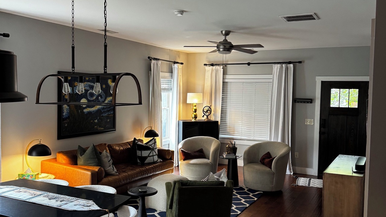 Photo of Livingroom in Oakley