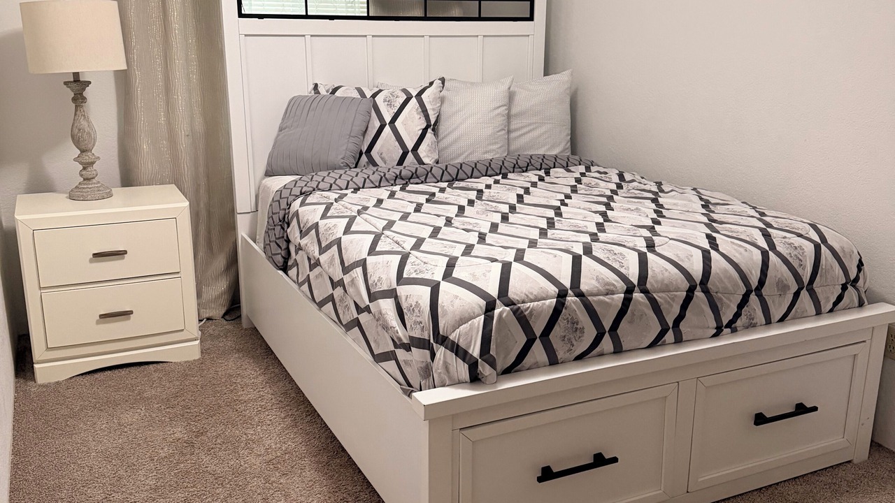 Photo of Bedroom in Seahurst