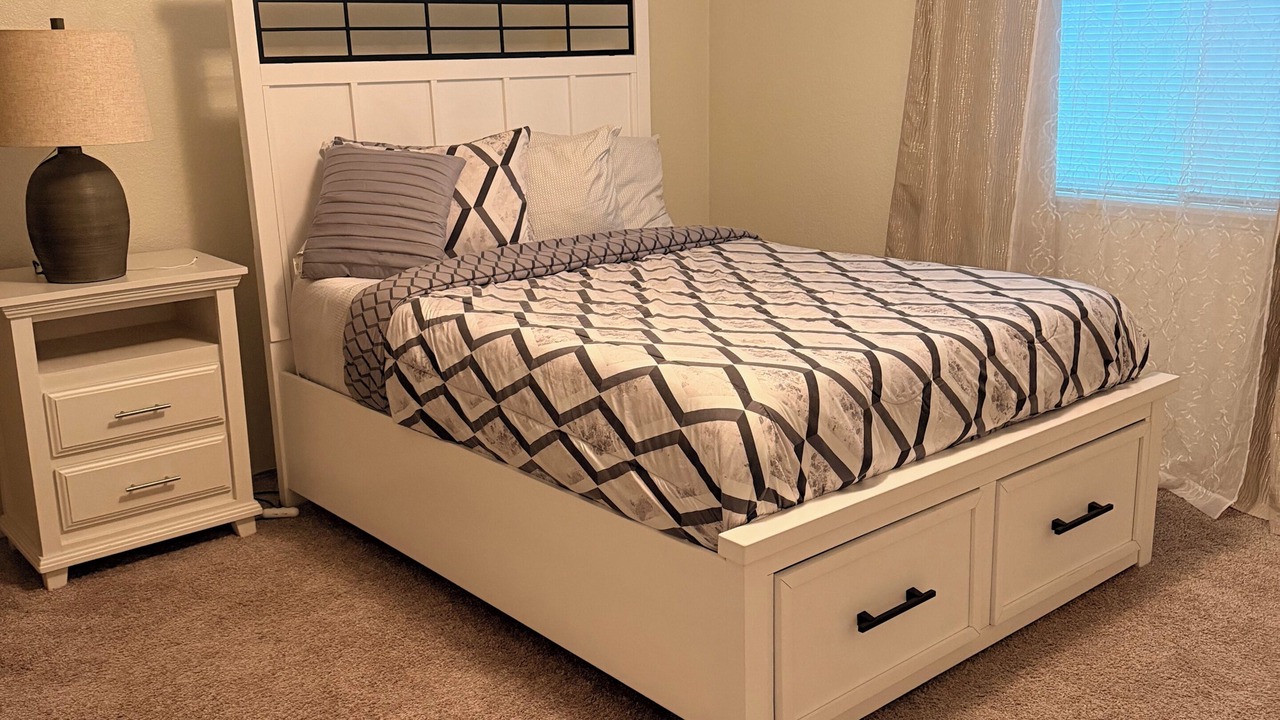 Photo of Bedroom in Seahurst