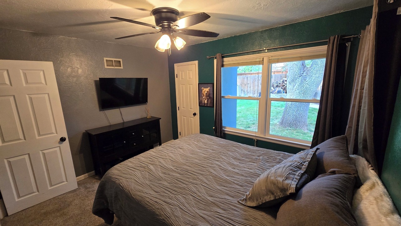 Photo of Bedroom in Broadmoor