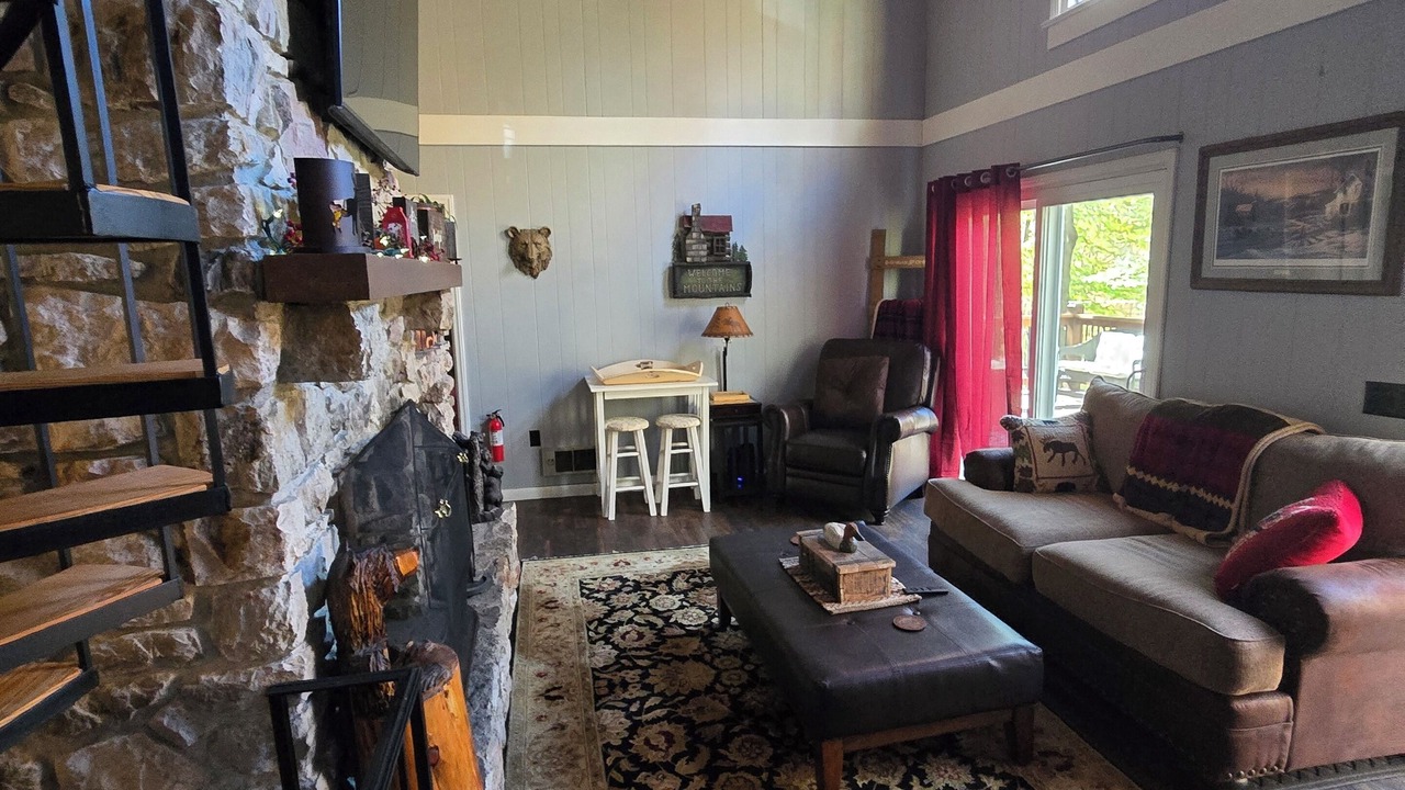 Photo of Livingroom in Charter Hills
