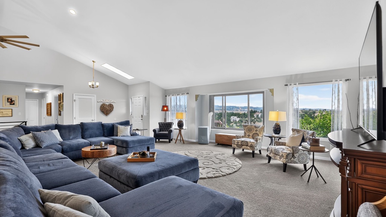 Photo of Livingroom in Northwest Colorado Springs