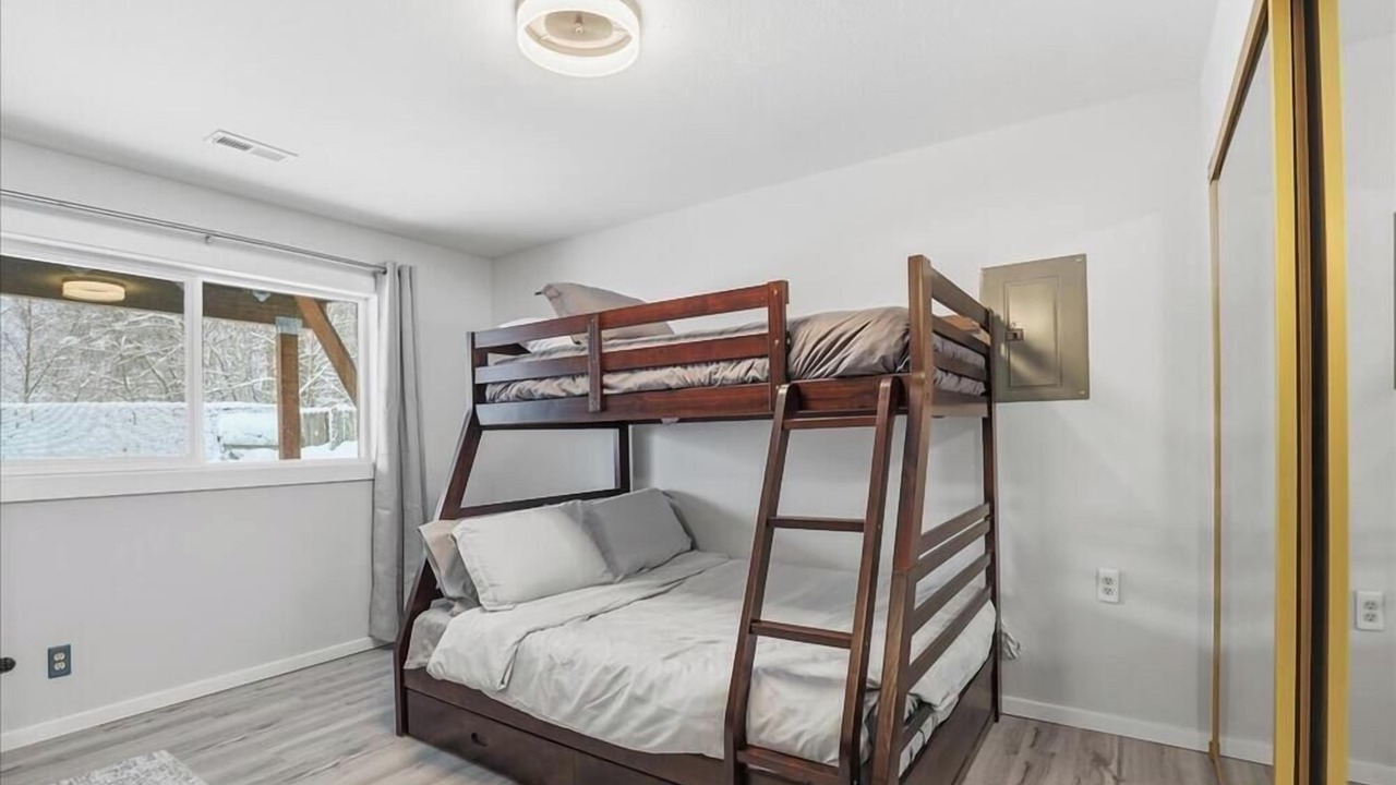 Photo of Bedroom in Abbott Loop