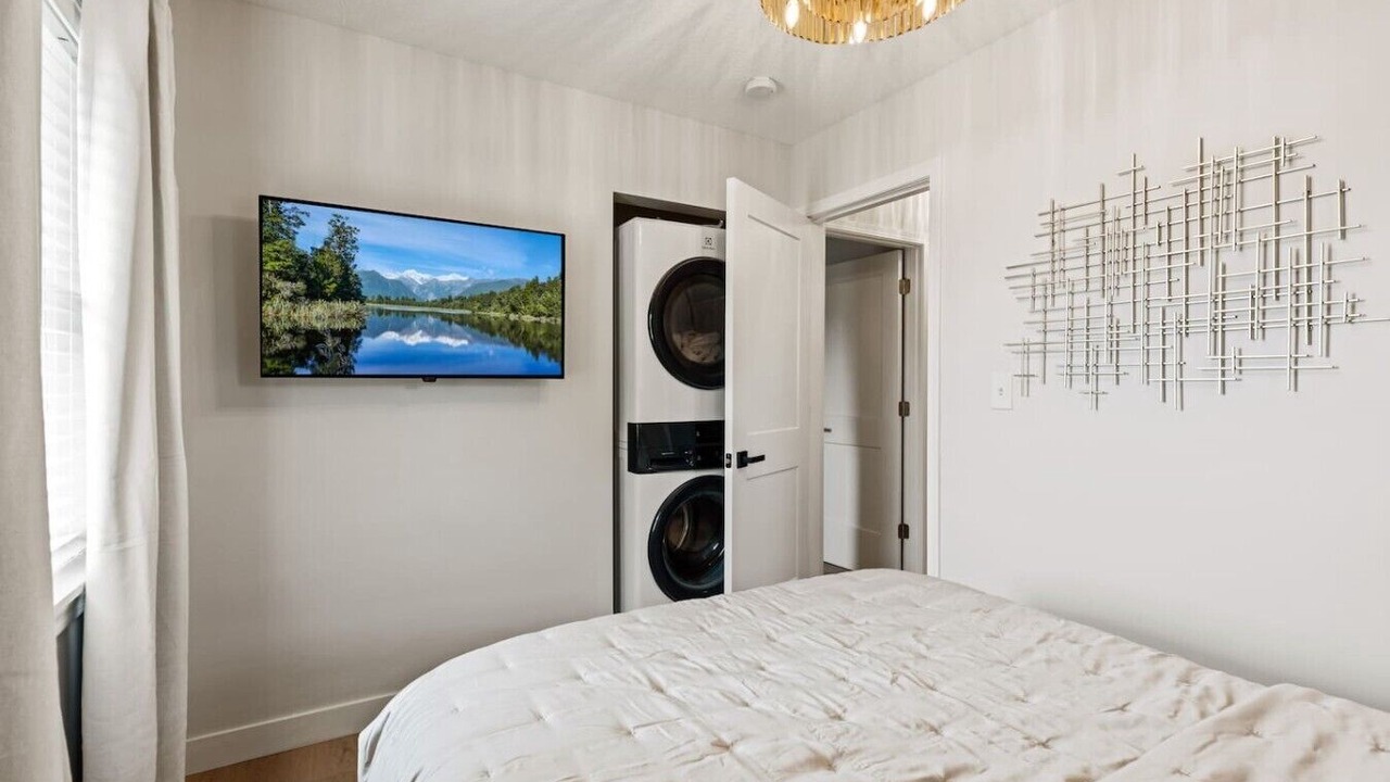 Photo of Bedroom in Grove City