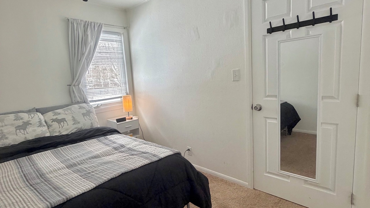 Photo of Bedroom in Russian Jack Park