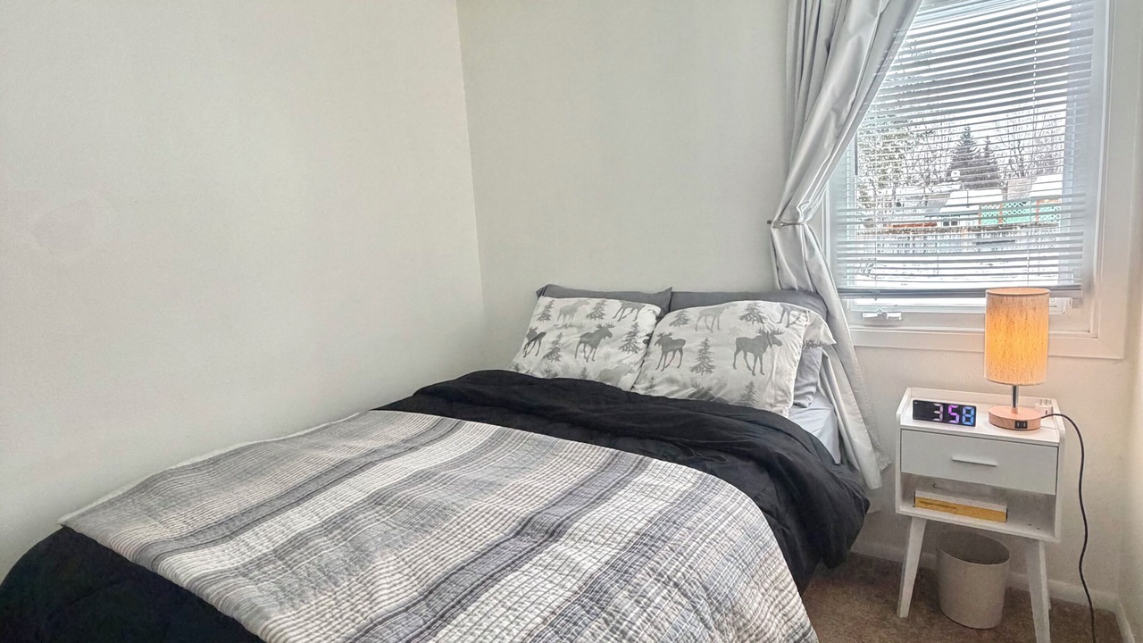 Photo of Bedroom in Russian Jack Park