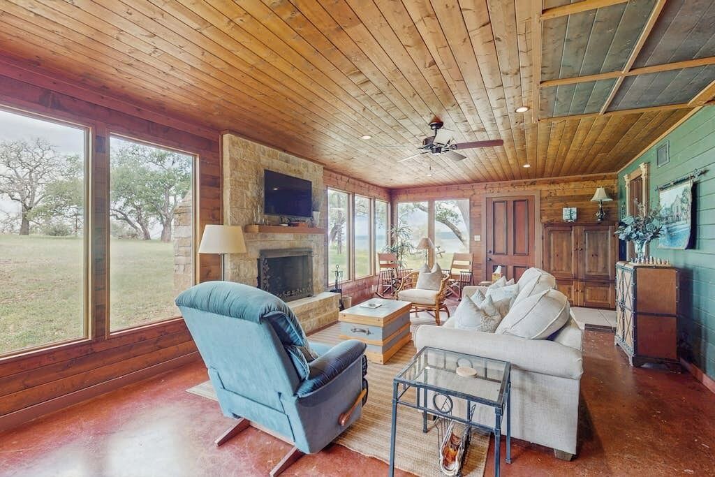 Photo of Livingroom in Burnet
