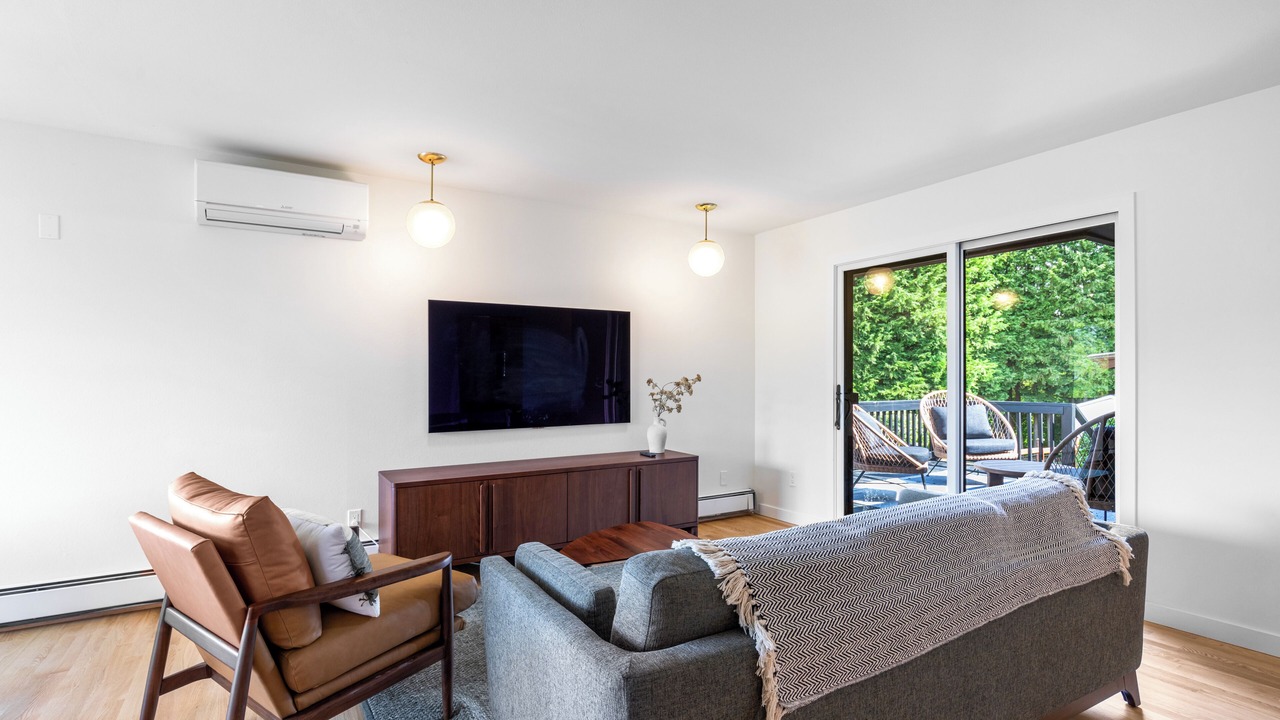 Photo of Livingroom in Seattle Metro Area