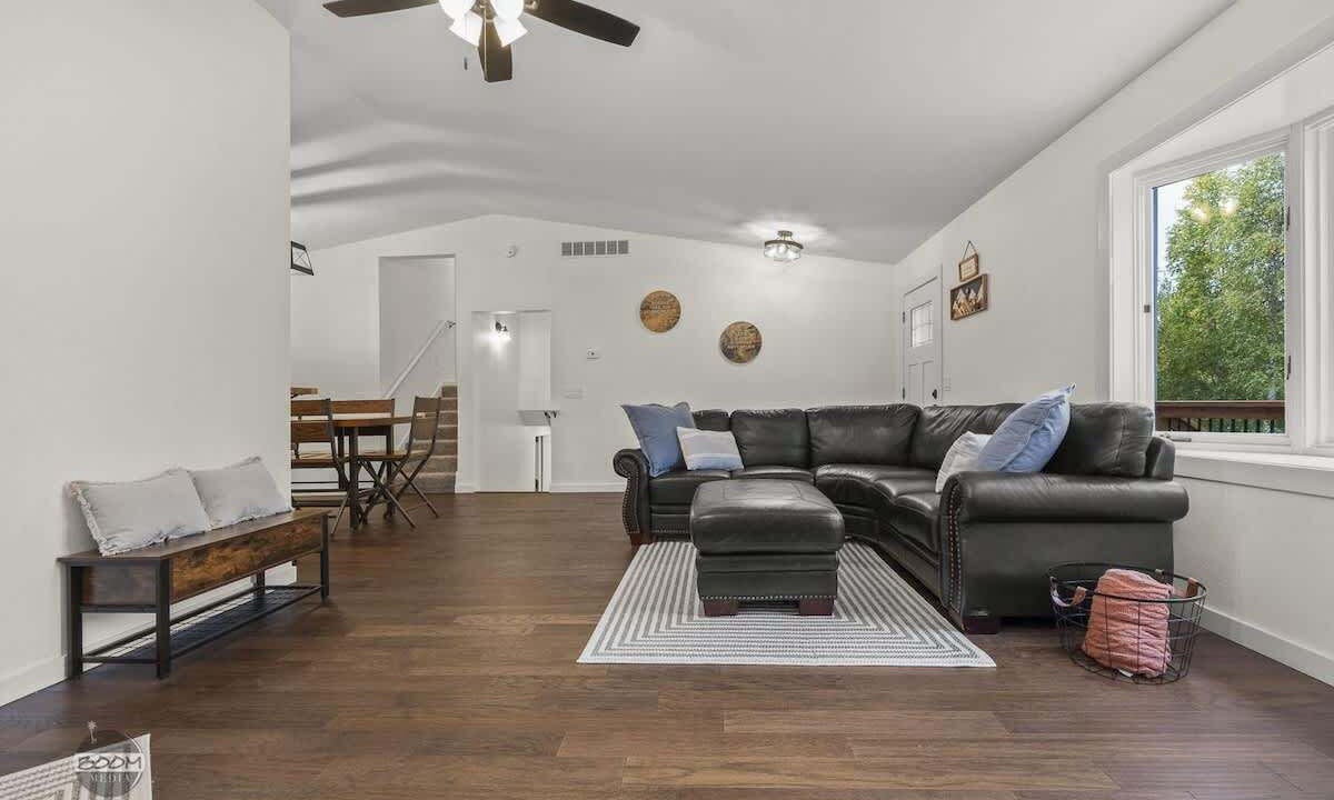 Photo of Livingroom in Wasilla