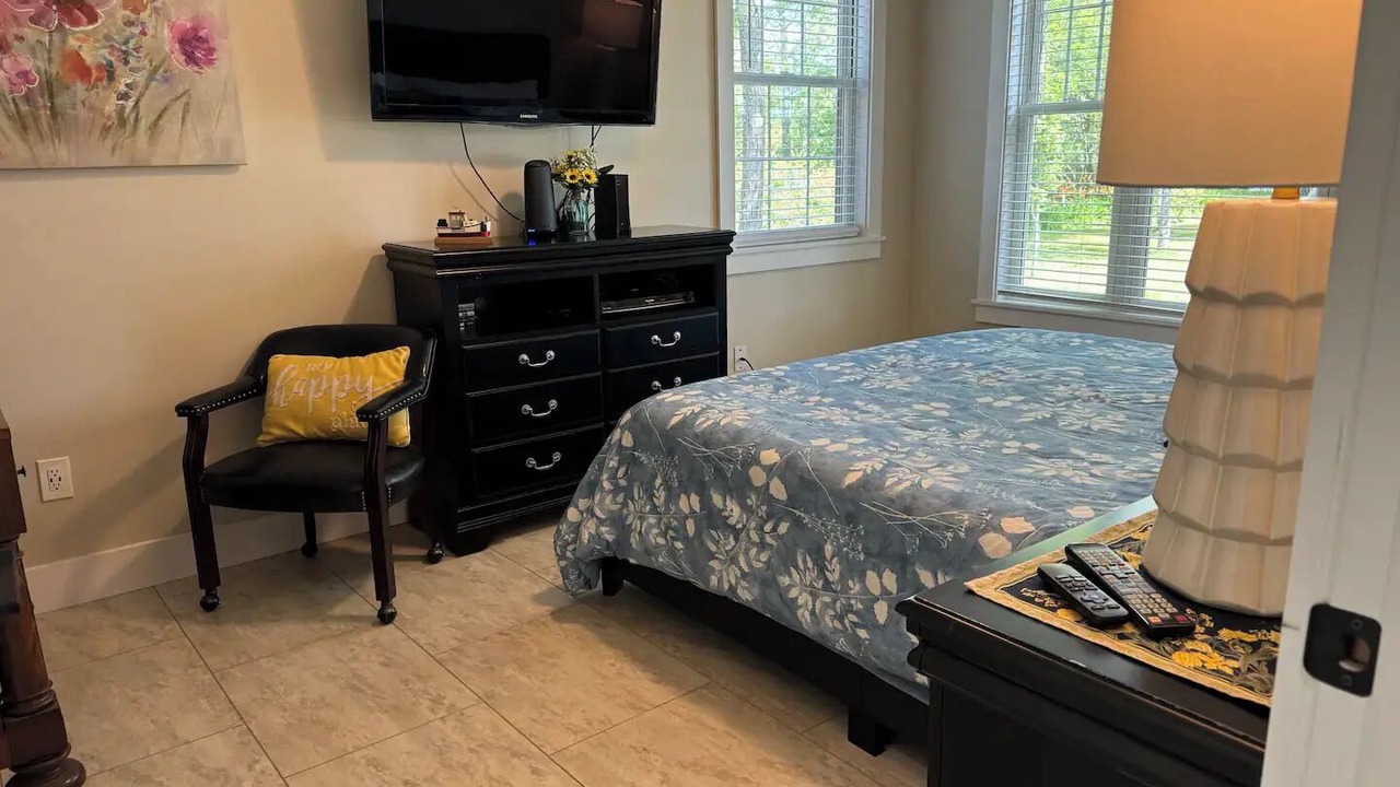 Photo of Bedroom in Oakland