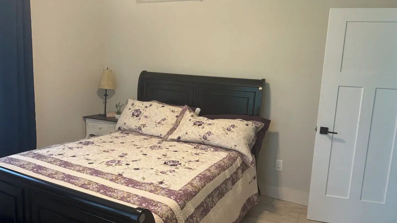 Photo of Bedroom in Oakland