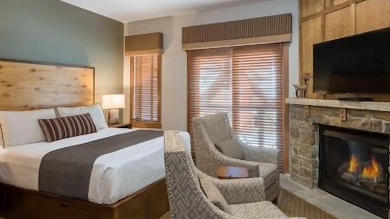 Photo of Bedroom in Peak 9