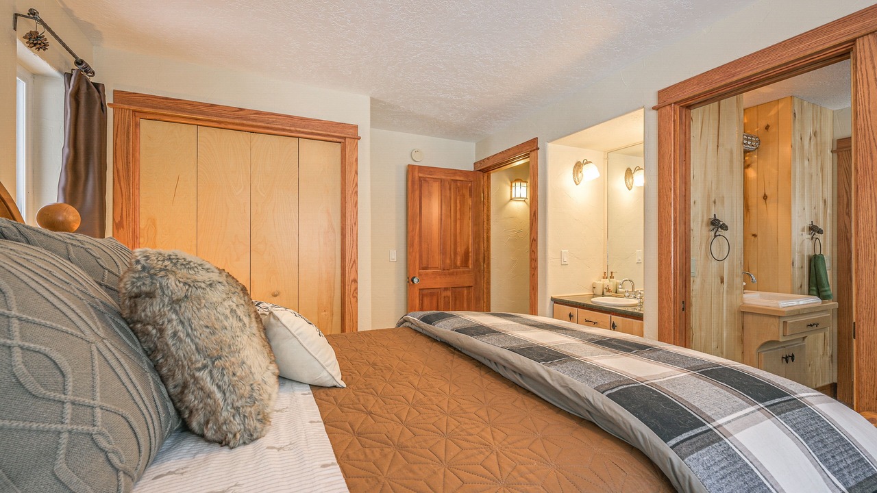Photo of Bedroom in Pagosa Springs