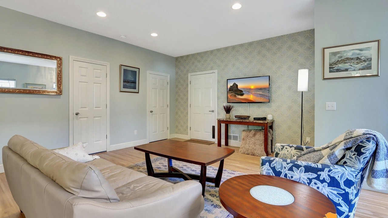 Photo of Livingroom in University Area