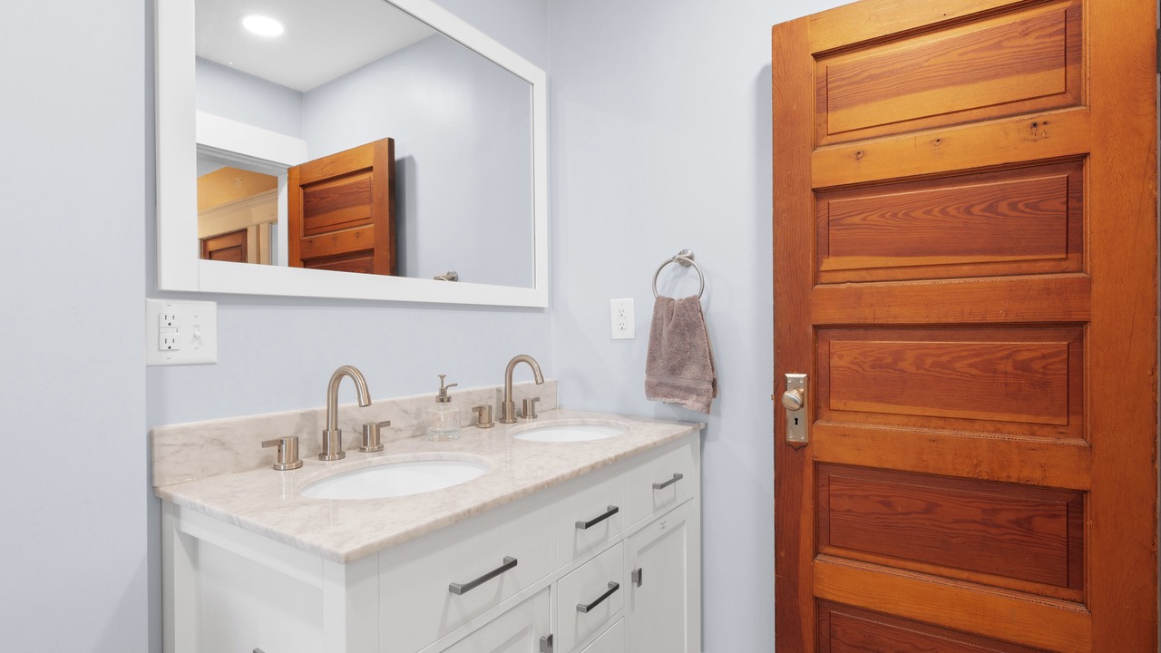 Photo of Bathroom in Old North Columbus