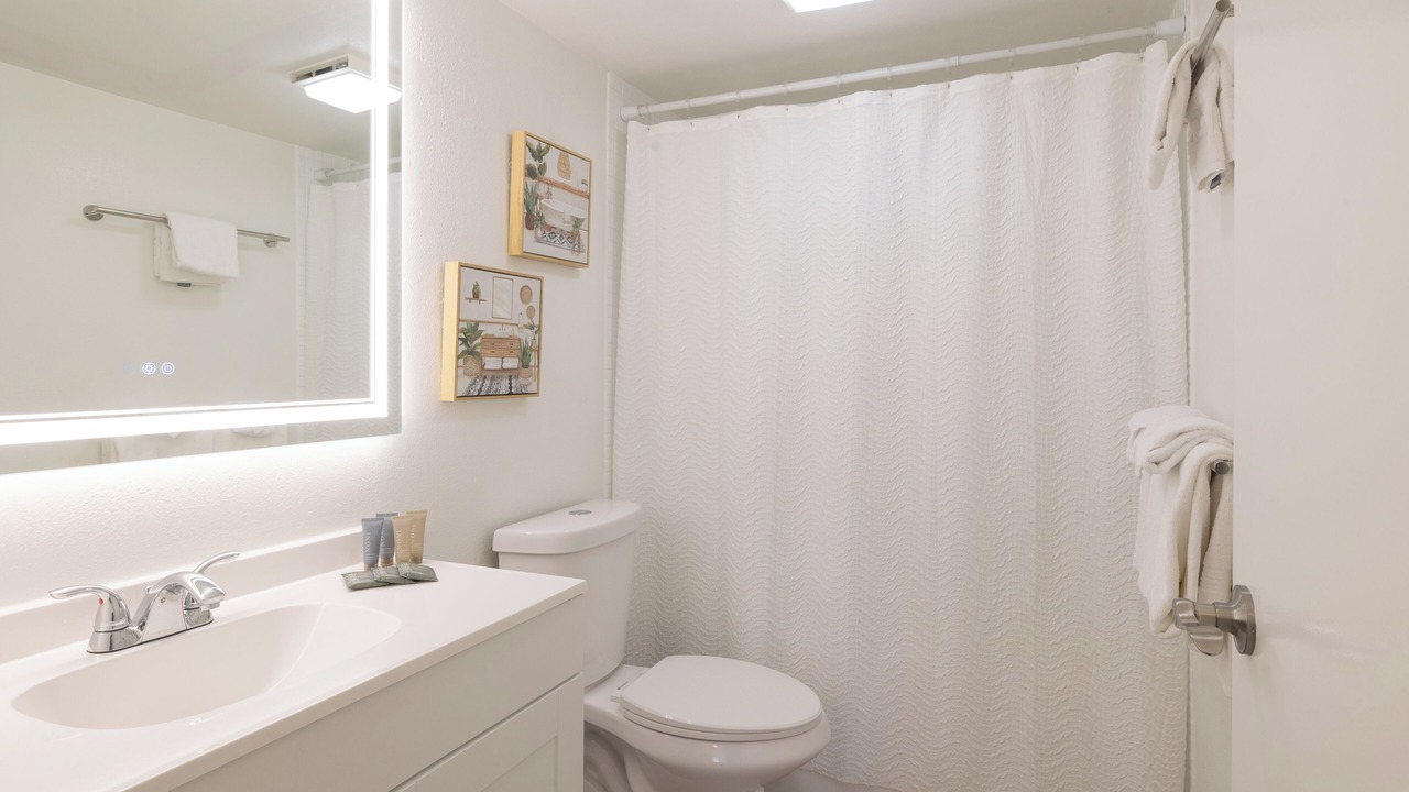 Photo of Bathroom in Downtown Honolulu