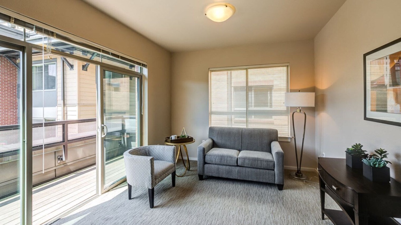 Photo of Livingroom in University District