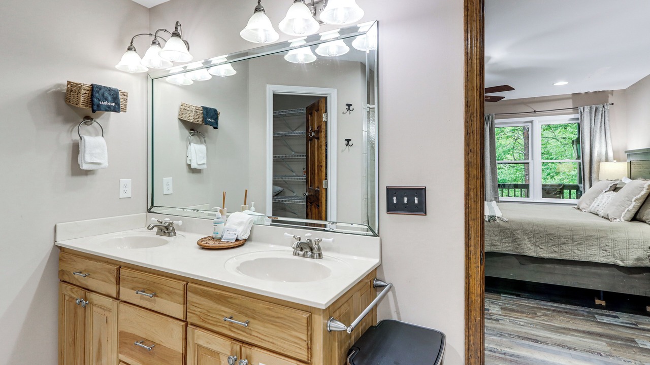 Photo of Bathroom in Walnut Mountain