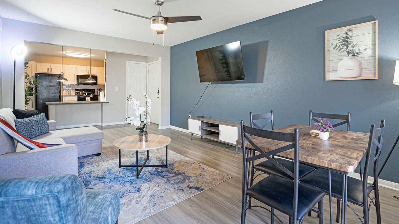 Photo of Livingroom in Pleasant Valley