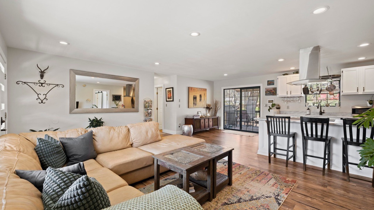 Photo of Livingroom in East End - Valley Street