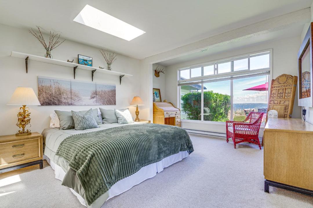 Photo of Bedroom in Lummi Island