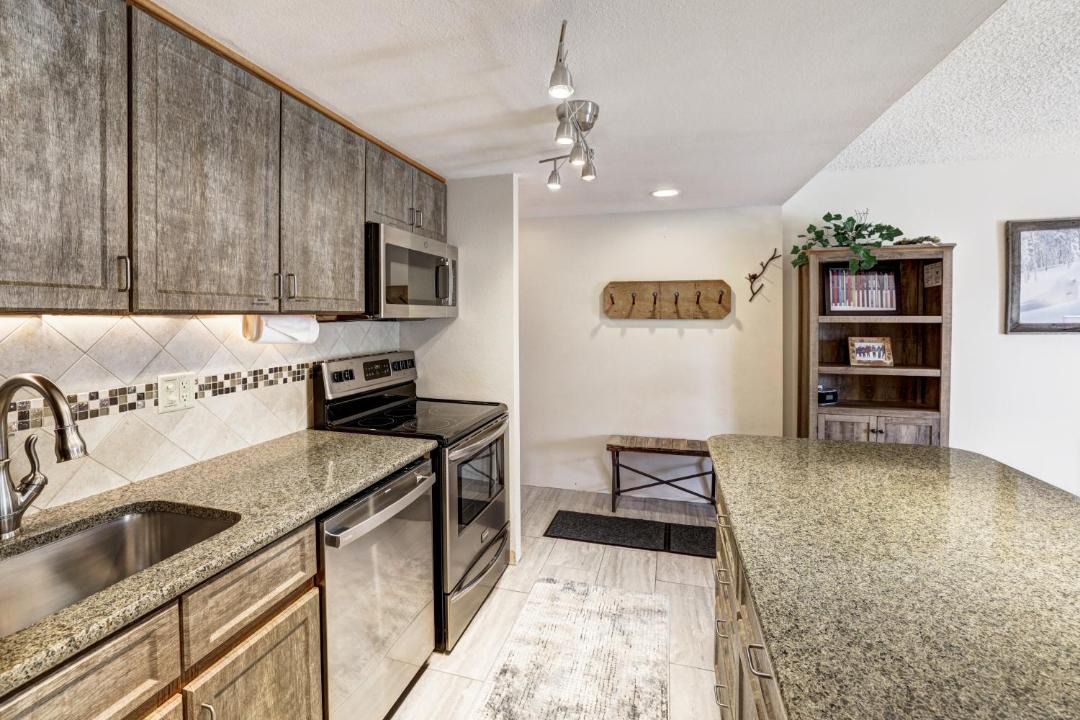Photo of Kitchen in Peak 9