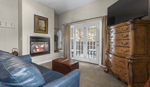 Suite, 1 King Bed with Sofa bed (Suite 5)