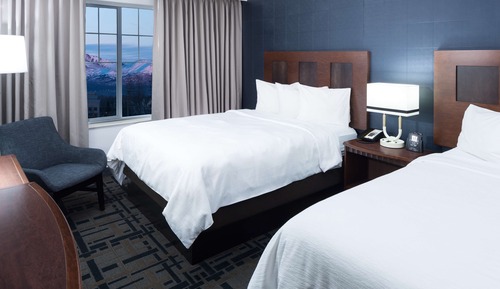 Suite, 2 Queen Beds, Mountain View