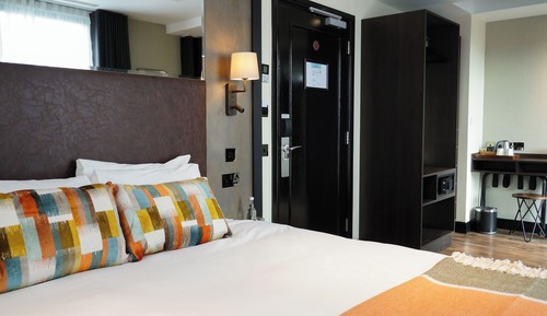 Suite, City View