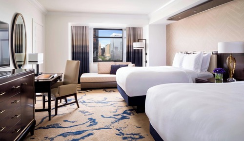 Club Lounge Deluxe Room, 2 Queen Beds, City View