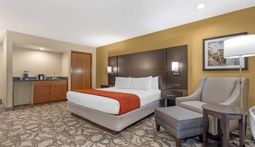 Standard Room, 1 King Bed, Non Smoking, Balcony