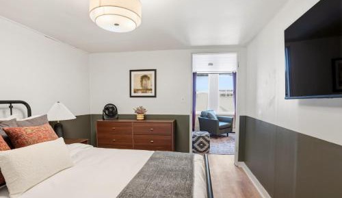 Studio Apartment with Queen Bed